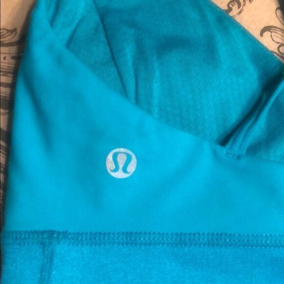 Lululemon tank top 4 (2718) - Picture 5 of 6